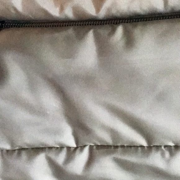 Isaac Mizrahi New York “The Weekender” Quilted HandBag Preowned - Picture 10 of 11